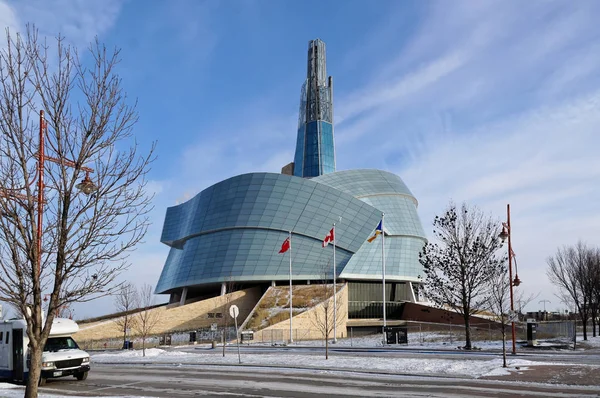 WINNIPEG, CANADA - 2014-11-22: Winter view on Canadian Museum for Human Rights. CMHR is a national museum in Winnipeg, Manitoba, located adjacent to the central Winnipeg s historic site The Forks — Stock Photo, Image