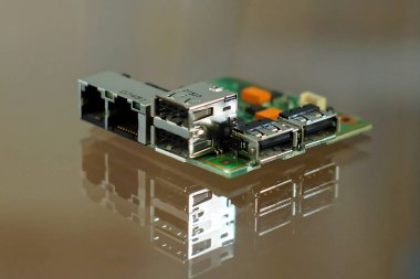 Mikro bilgisayar kurulu - Elektron komponentler Pcb - baskılı devre kartı ağ, telefon ile Usb yuva taraf gemide monte.