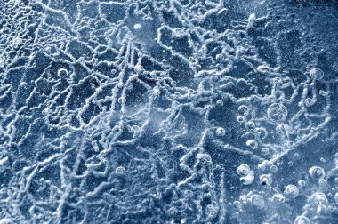 Doku soyut closeup arka plan buz oluklar, oluklar ve donma sırasında su kütlesi nde don tarafından öksürük hava kabarcıkları