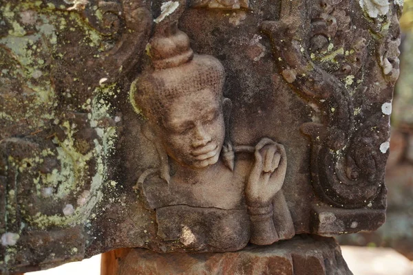 Stenmålningar och skulpturer i Angkor wat, Kambodja — Stockfoto