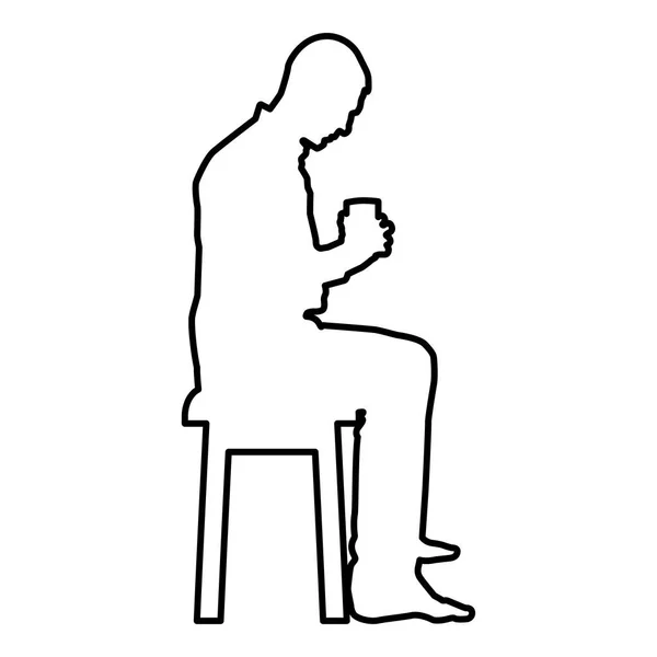 Homem Segurando Caneca Olhando Para Conteúdo Dentro Enquanto Sentado Banquinho — Vetor de Stock