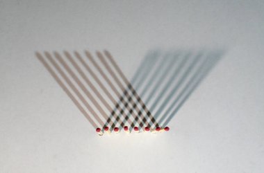 Biz bir gölge, belirli bir geometrik şekil almak orijinal ışıkta yönettiği maçlar üste maruz. Ve sıcaklık ışık, renklerin çeşitli tür.