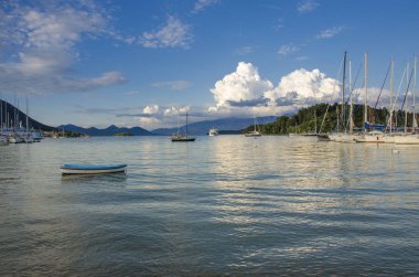 Nidri limanında Yatlar Lefkada, Yunanistan
