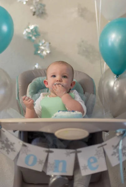 Closeup Messy Little Girl High Chair Eating First Birthday Cake — Stock Photo, Image