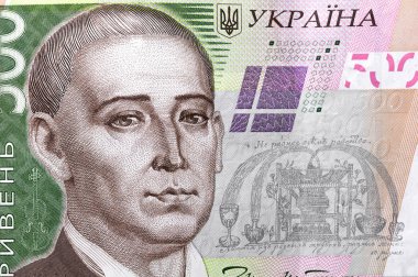 Beş yüz hryvna yakın çekim. Para ve kazanç kavramı.