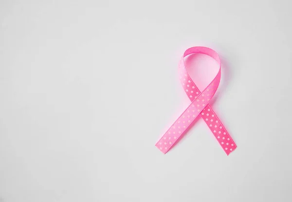 Roze Lint Symbool Van Borstkanker Witte Achtergrond Kanker Awareness Maand — Stockfoto