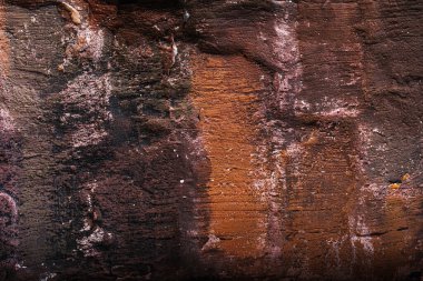 Kaliteli arka plan ve yaratıcı tasarım için ağır fırça darbeleriyle taşralı kahverengi ve siyah duvar dokusu