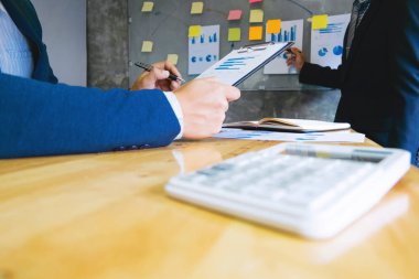 iki şirket yöneticileri işyeri gazetede veri analiz