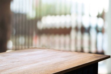 bulanık iç dekorasyon arka plan üzerinde boş ahşap Resepsiyon