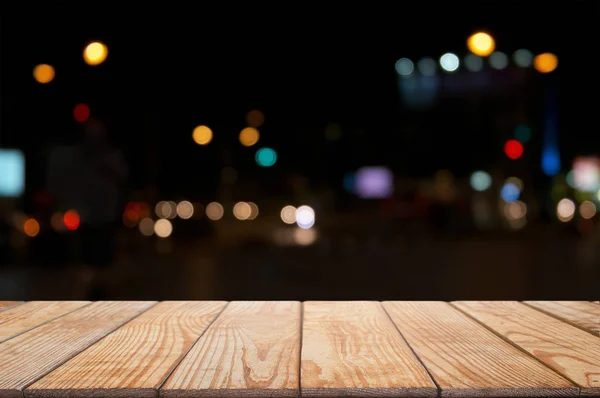 Άδειο Τραπέζι Από Ξύλο Μπροστά Από Φόντο Bokeh Αγορά Νύχτα — Φωτογραφία Αρχείου