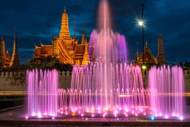 Bangkok, Tayland kraliyet sarayı ve renkli çeşme.