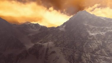 Bulutlar Peaks'e uçan üzerinde