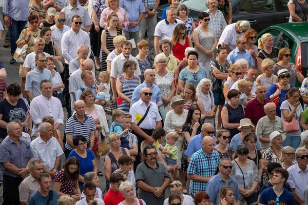 Вроцлав, Польша - 20 июня 2019 года: Религиозное шествие на День Трупа Христова во Вроцлаве, Польша — стоковое фото