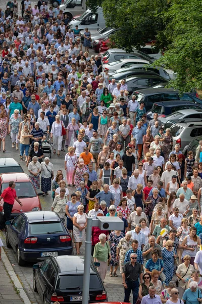 Vratislav, Polsko - 20. června 2019: Náboženský průvod na Dni sboru Kristů ve Vratislavi, Polsko — Stock fotografie