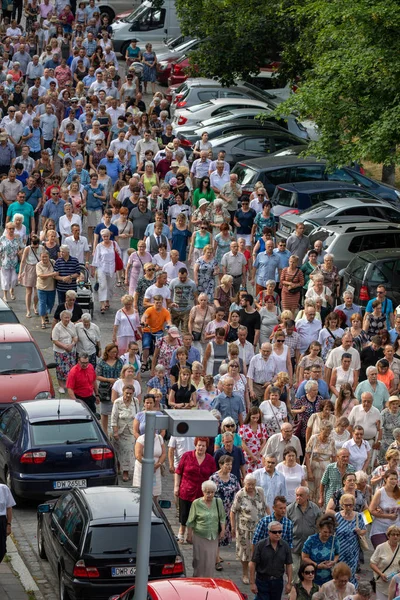 Wroclaw, POLAND - JUNE 20, 2019: Religious procession at Corpus Christi Day in Wroclaw, Poland — Stockfoto