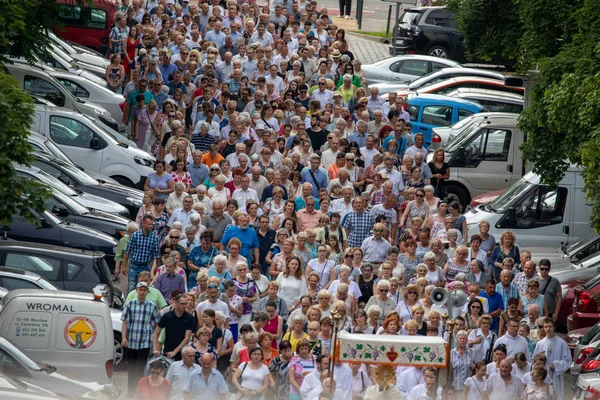 Wroclaw, POLAND - JUNE 20, 2019: Religiøs prosesjon på Corpus Christi Day i Wroclaw, Polen – stockfoto