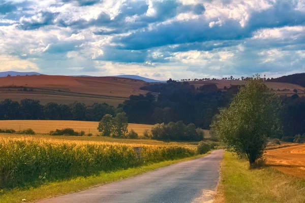 Bellissimo paesaggio nel sud della Polonia vicino a Klodzko — Foto Stock