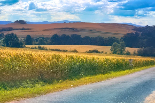 Mooi landschap in het zuiden van Polen in de buurt van Klodzko — Stockfoto