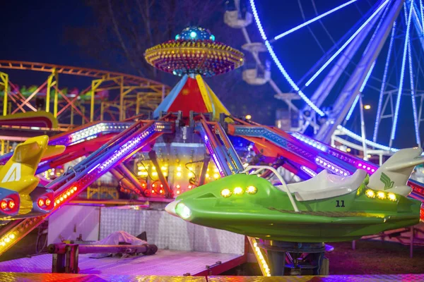 Amusement park in the night — Stock Photo, Image
