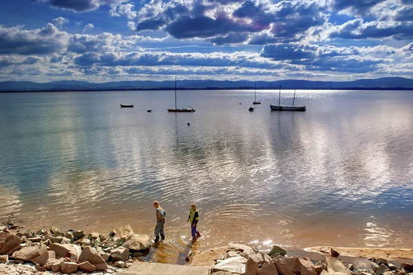 Grande lago otmuchow no verão quente — Fotografia de Stock