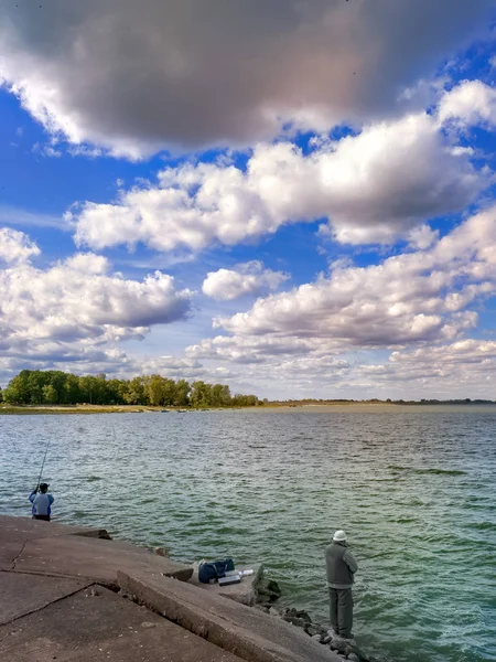 Grande lago otmuchow nella calda estate — Foto Stock