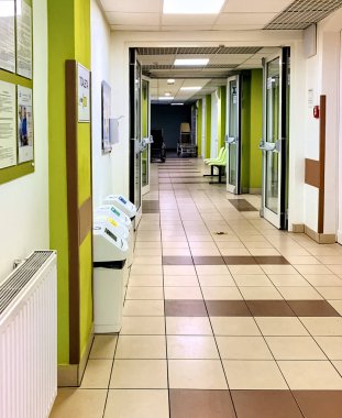 Koridor eski hastanede bekleme odasında