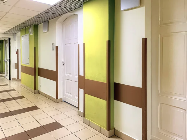 Corridor in waiting room at old hospital — Stock Photo, Image