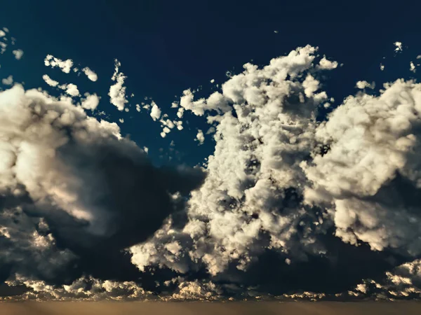 Белые облака в голубом небе 3D рендеринг — стоковое фото