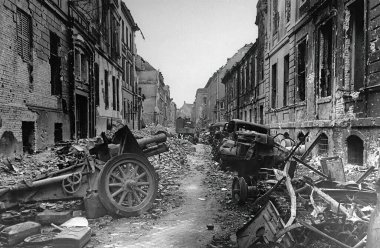 BERLİN SAVAŞI 1945