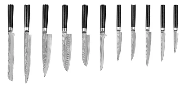 Conjunto de cuchillos de cocina japoneses de acero damasco, aislados sobre fondo blanco con camino de recorte. Cuchillo chef — Foto de Stock