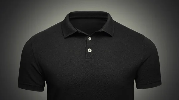 Modelo preto Polo conceito de camisa closeup vista frontal. Mockup Polo T-shirt com espaço vazio no colarinho para a sua marca — Fotografia de Stock