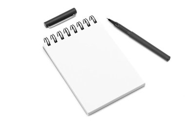 Beyaz arka plan boş şablon sarmal beyaz notebook Not defteri, kalem, izole