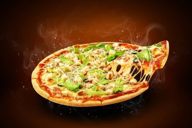 Kavram yatay yatay promosyon afiş ve restoran pizzacı menüsüyle nefis tadı pizza Sezar salatası ve dilim, promosyon metni için mozzarella peynir ve kopya alanı için poster