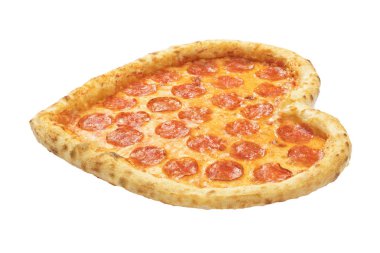 Pizza kalp şeklinde mozzarella peyniri, salam, tasarım ve restoran menü için şablon ile beyaz arka plan izole. Sevgililer günü pizza biberli kavramı