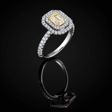 Yansıma ile siyah arka planda izole lüks sarı köpüklü değerli taş ile elmas yüzük