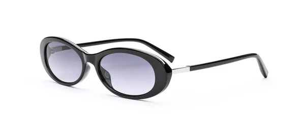 Sluneční brýle retro izolované na bílém pozadí. Sluneční brýle ročník letní žena doplňky černá barva — Stock fotografie
