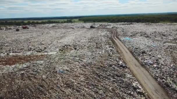 Comunità discariche di rifiuti solidi e discariche sanitarie. Aereo dal drone volante 3 — Video Stock