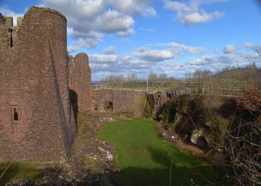 Açık ve güneşli bir günde Goodrich Castle