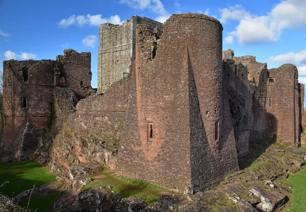 Açık ve güneşli bir günde Goodrich Castle
