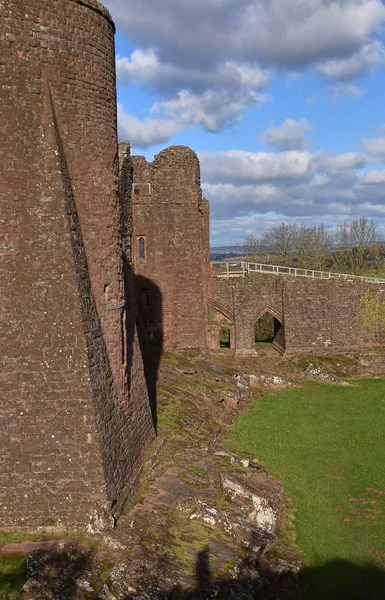 Açık ve güneşli bir günde Goodrich Castle