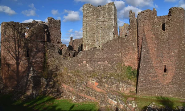 Açık ve güneşli bir günde Goodrich Castle