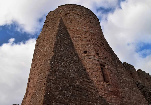 Açık ve güneşli bir günde Goodrich Castle
