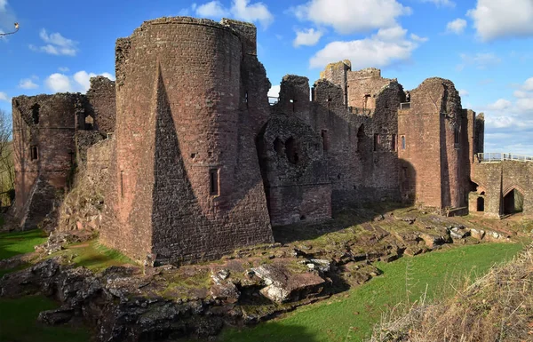 Açık ve güneşli bir günde Goodrich Castle
