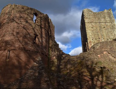 Açık ve güneşli bir günde Goodrich Castle