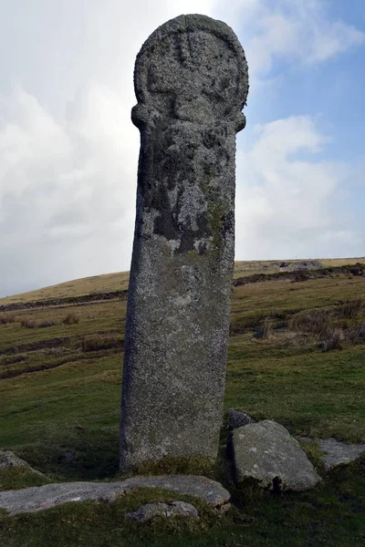 Uzun Tom Wayside çapraz