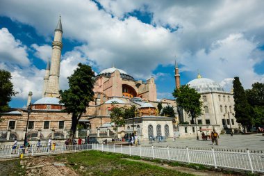 Ayasofya Müzesi Sultanahmet bulutlar ile