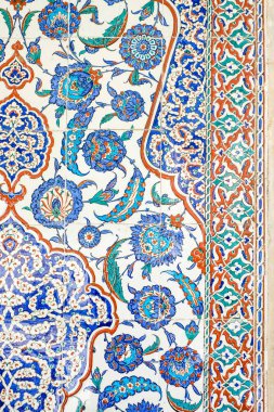 EDP Sophia çiçek desenli seramik duvarlar