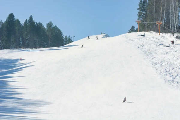 Skiers Ride Downhill Altai March 2016 Gorno Altaysk — Stock Photo, Image