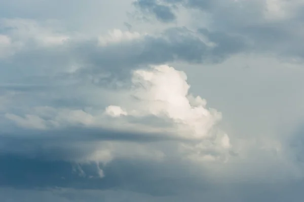 Lluvia Nubes Cúmulos Cielo Azul Claro Nubes Aéreas — Foto de Stock