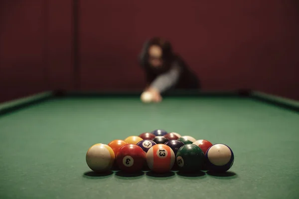 Amerikanisches Billardpoule Schuss Eines Mannes Der Billard Spielt Dreieck Der — Stockfoto